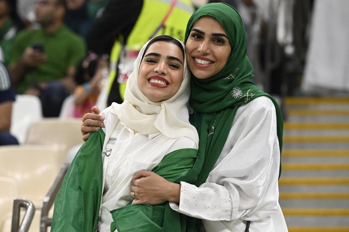 La hermosa qatarí apoyando a Argentina, la despampanante mexicana y las bellas damas de Arabia Saudita