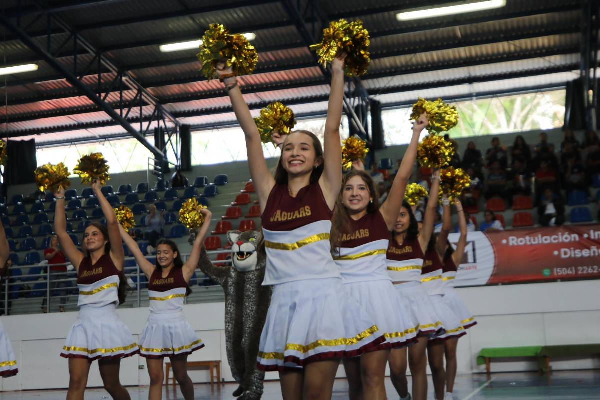 UNITEC vivió una gran fiesta con el lanzamiento de los Juegos de la Juventud; las cheerleading se roboron el show