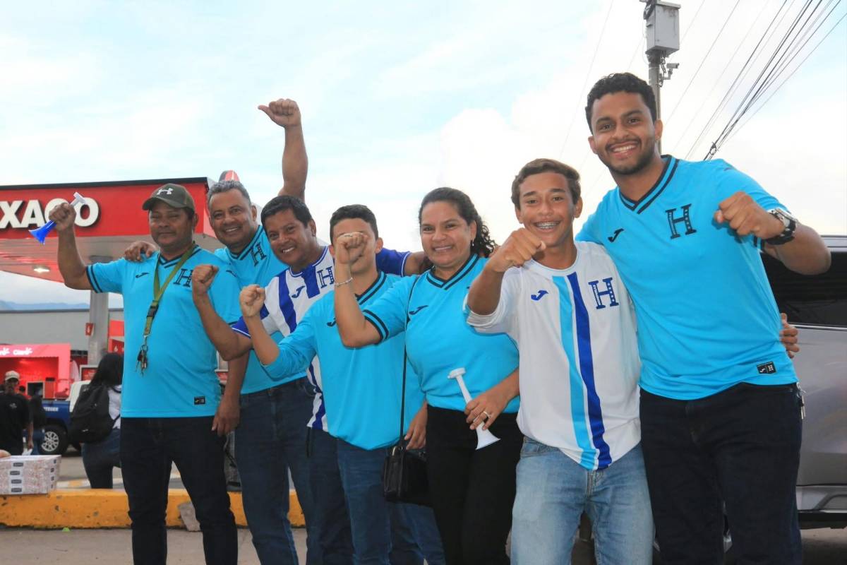 ¿Quién era la chica de azul? Pancarta sorprende, ritmo punta y jamaiquino con un ojo en Guatemala
