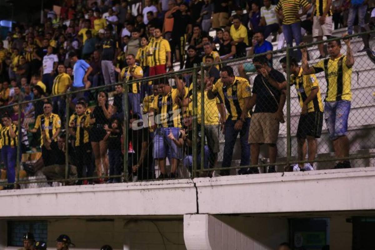 Beckeles pide perdón en La Ceiba, apagón en la Liga y legionario luce a su bella novia