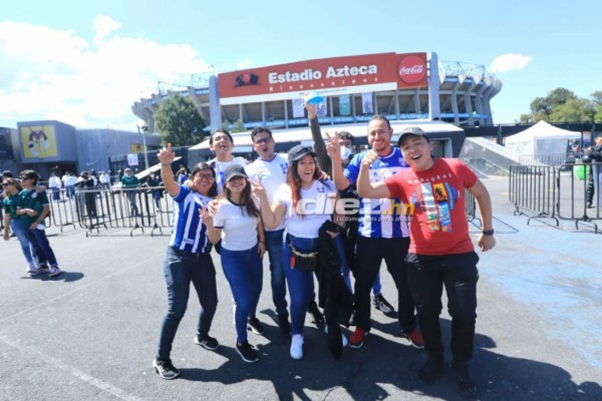 Fotos: Afición catracha llega en gran número al estadio Azteca para apoyar a Honduras ante México