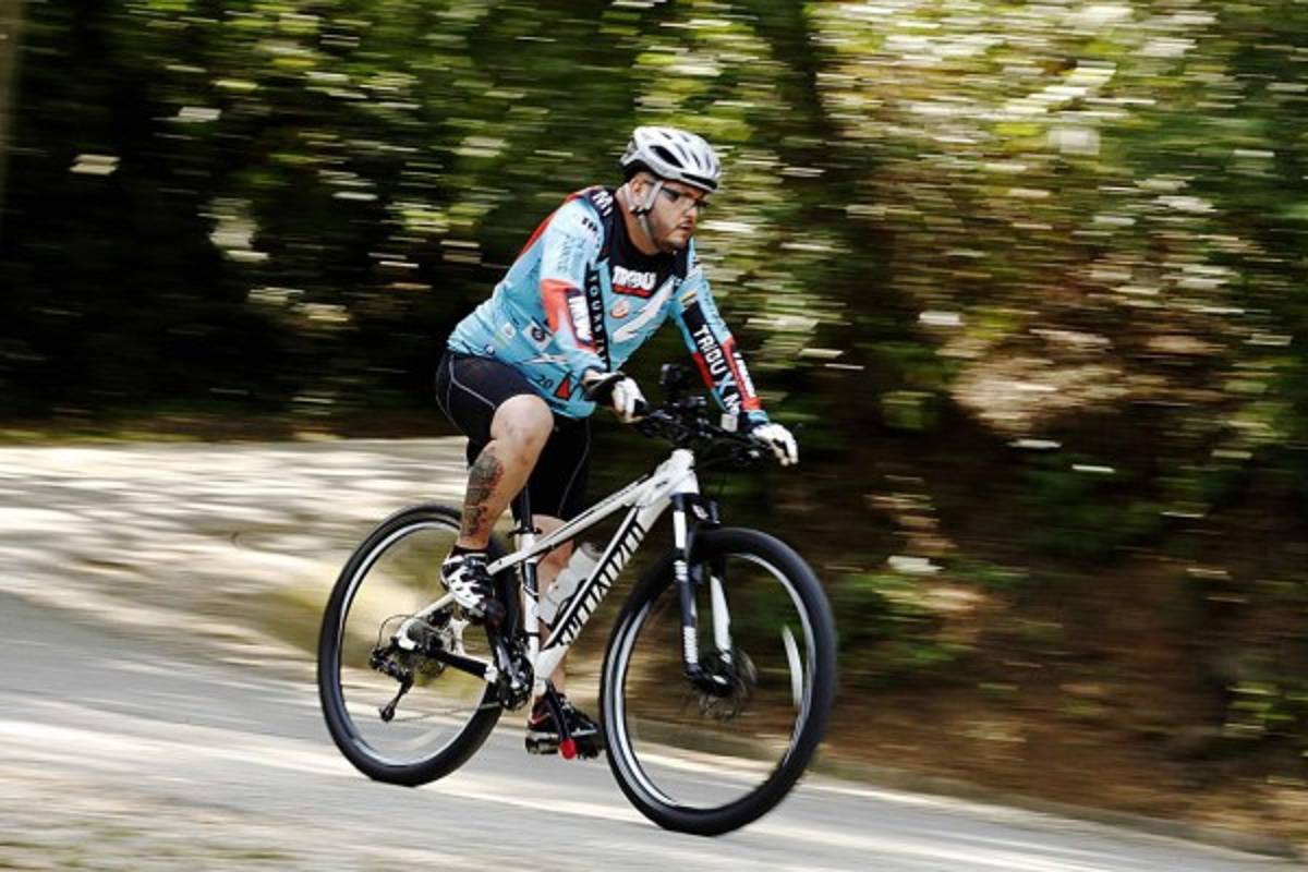 Hombre perdió 71 libras en tres meses practicando ciclismo en Honduras