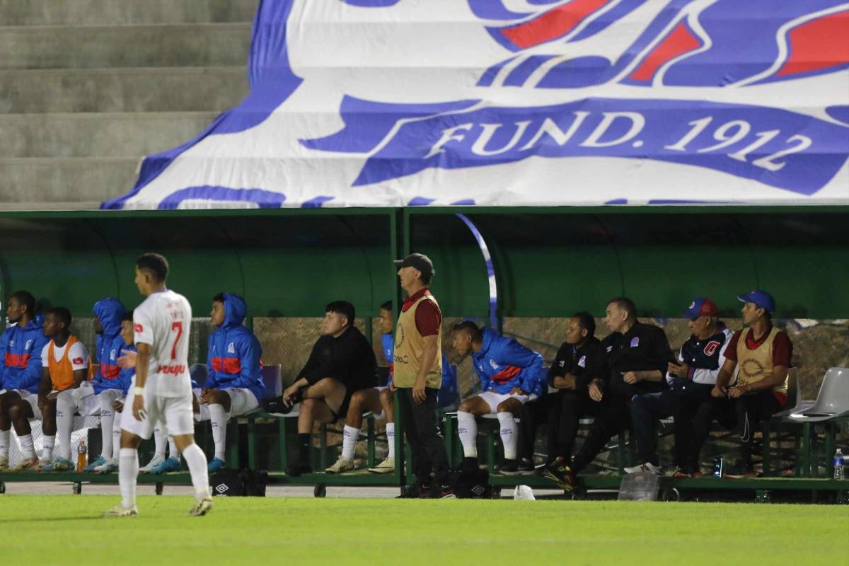 El adiós de Pedro Troglio con Olimpia: homenajeado, lo vivió con intensidad y quedó al borde de las lágrimas