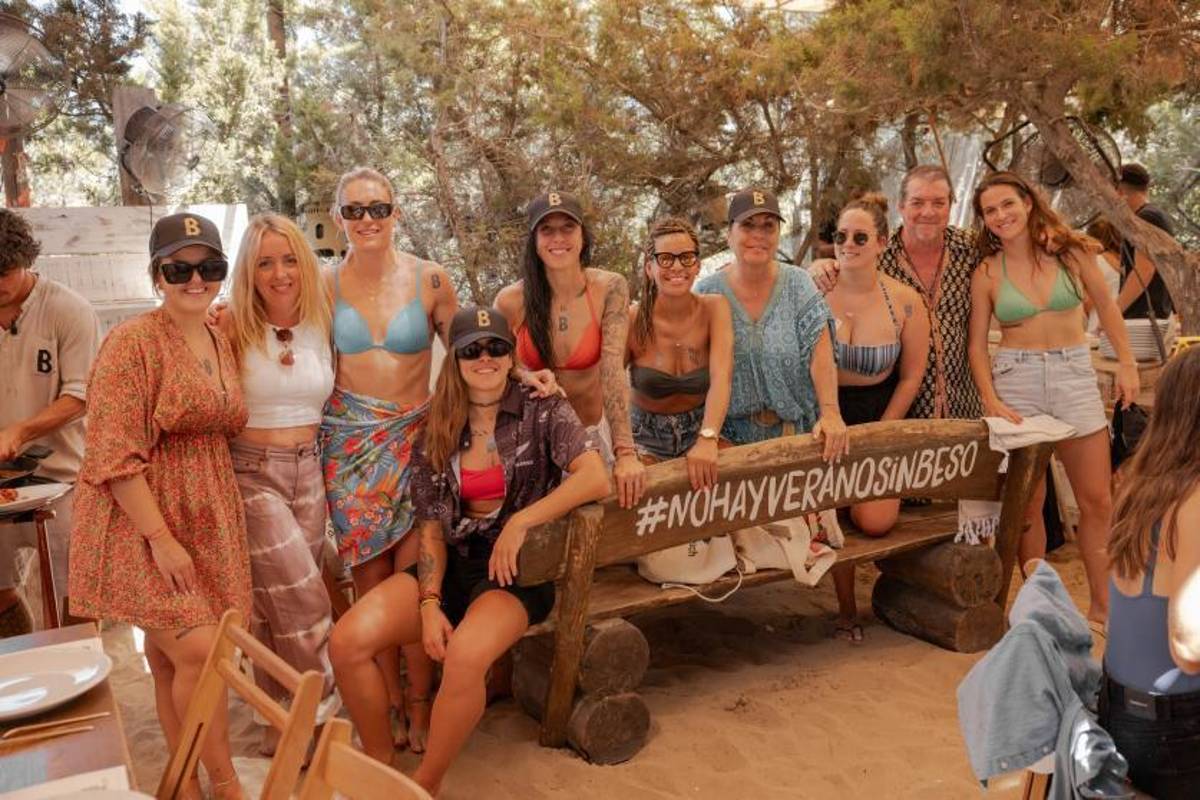 Así son las vacaciones Jenni Hermoso tras su polémico beso: ‘Tatuaje’ dedicado a Rubiales y Alexia Putellas deslumbra