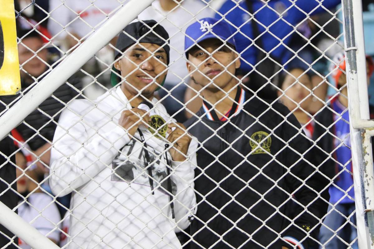 Impresionante recibimiento a Olimpia en la final contra Motagua, los tres legionarios europeos que sorprendieron y las dos bellezas