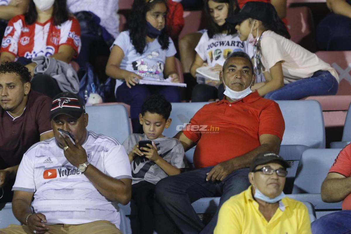 NO SE VIO EN TV: El fantasma en el Morazán, detallazo a jugadores del Vida y expulsión del Buba López