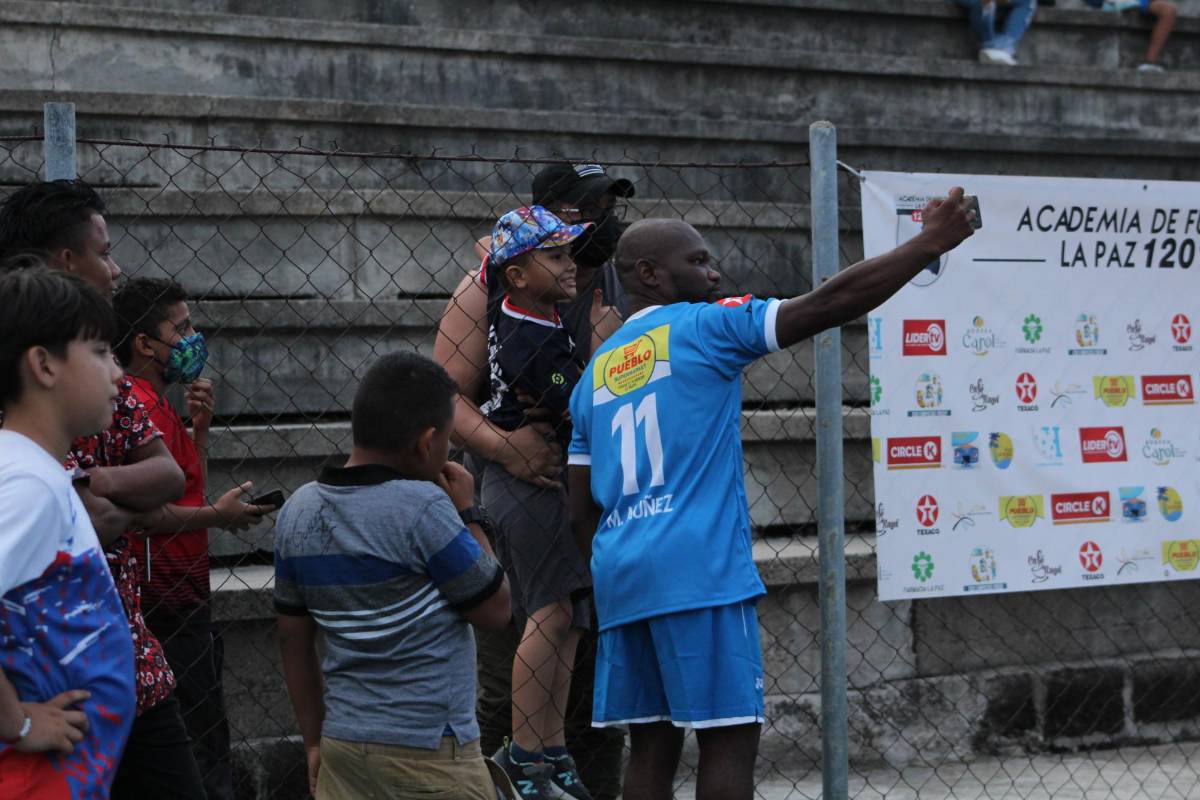 Amado Guevara regresa a Honduras: Mundialistas y figuras hondureñas se reúnen en juego de Leyendas en La Paz