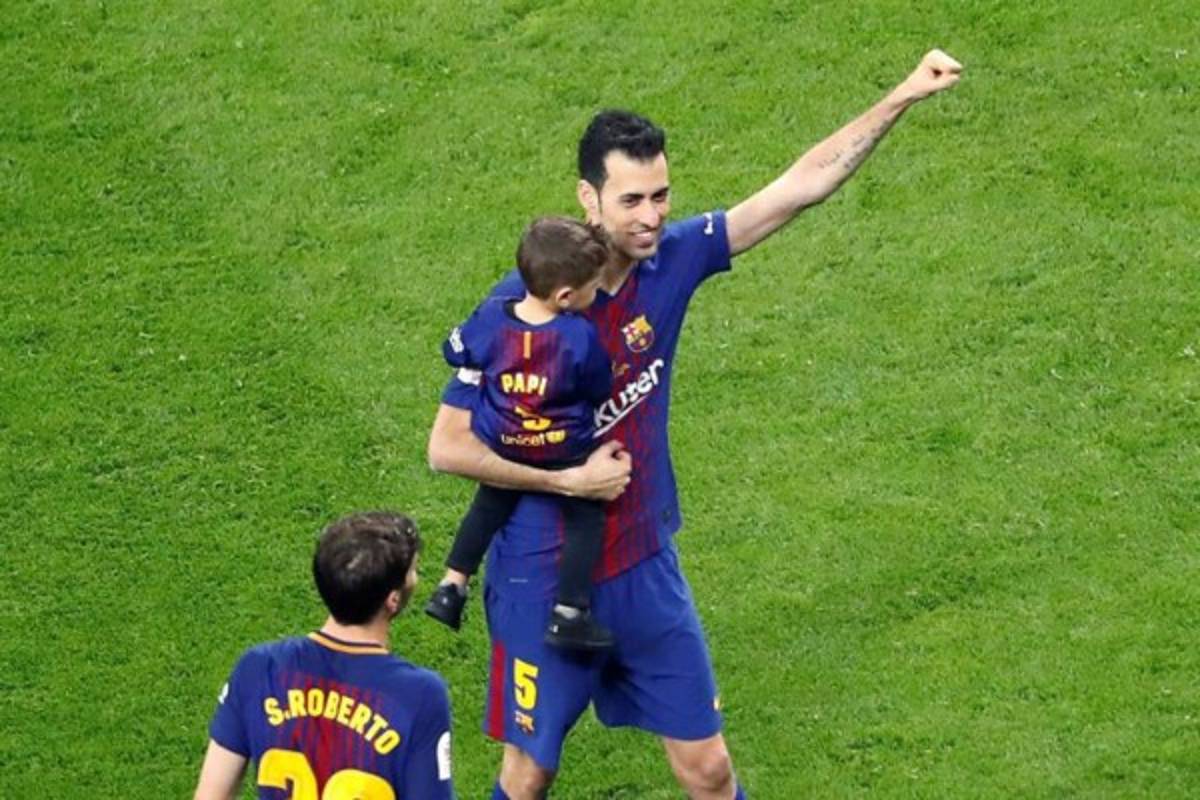 En fotos: Así celebraron las esposas e hijos de los jugadores del Barcelona la Copa del Rey ¿Y Shakira?
