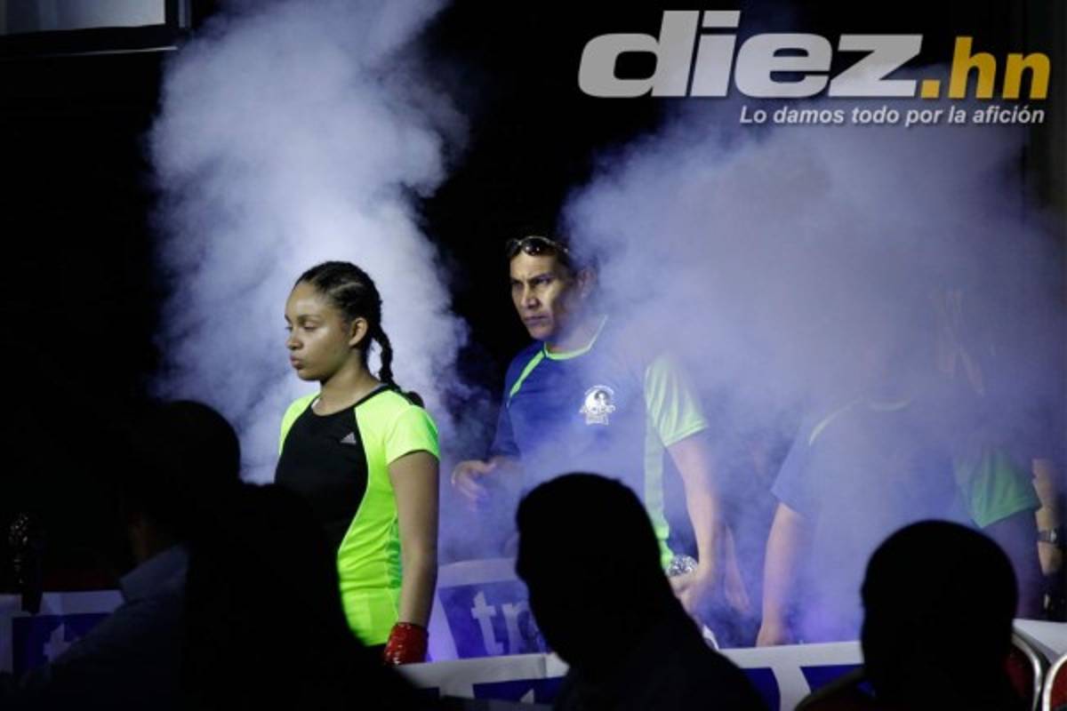 Espectacular velada de artes marciales mixtas de la HFL