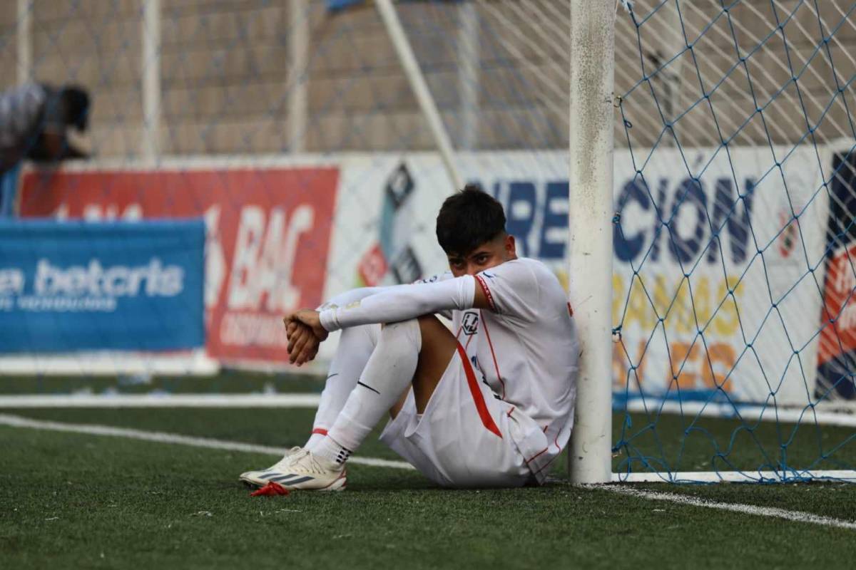 Vida desciende: ‘Chilo’ se derrumba, el llanto inquebrantable de Canales y el jugador que se escondió atrás de la meta para llorar
