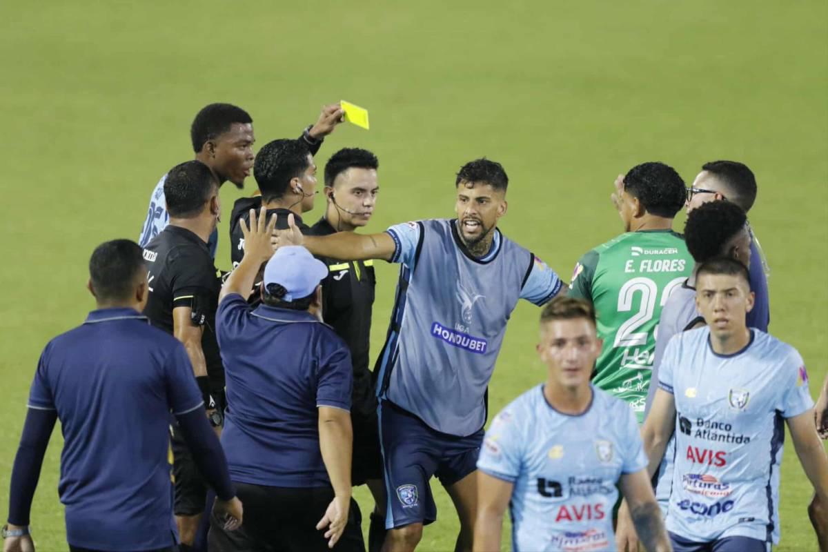 El gesto de Gabriel Araújo que Olimpia aplaude, la bronca que se dio en la remontada y el enfado del Albo con Génesis