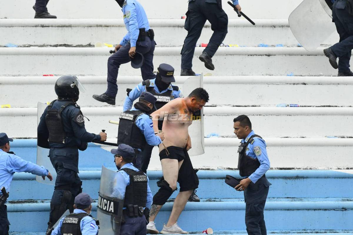 Vergonzosas imágenes: Así fueron los actos vandálicos de los aficionados del Real España en el estadio Olímpico tras perder la final
