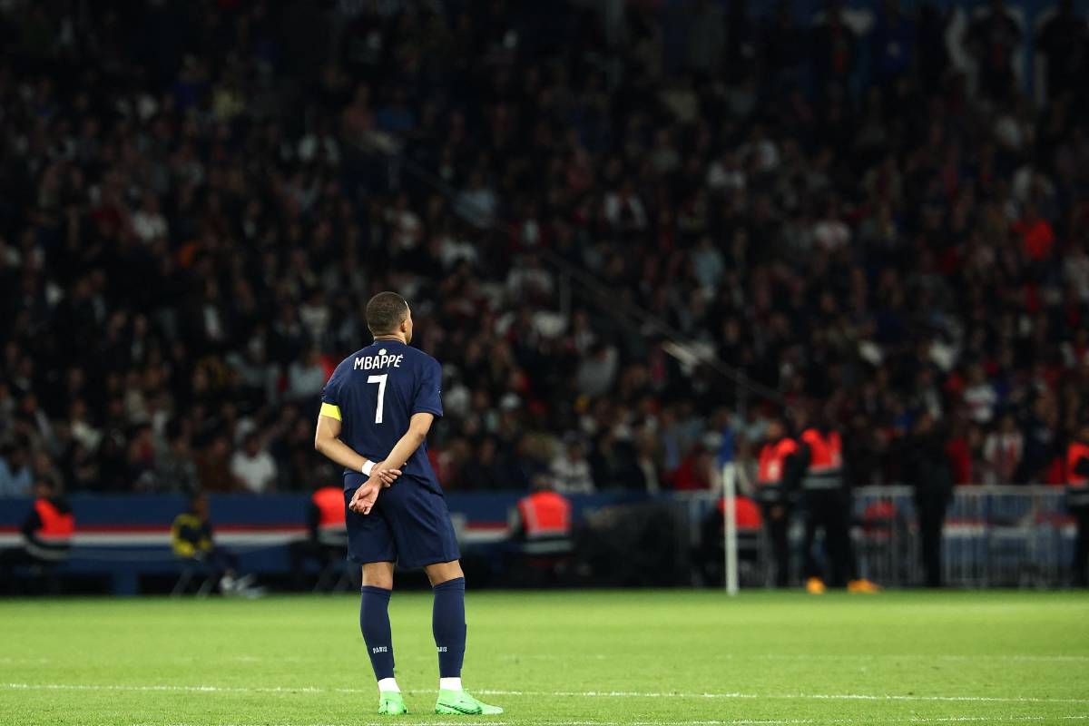 Mbappé y su amargo despido del Parque de los Príncipes: El gran gesto con Keylor, la foto que recorre el mundo y el tifo del PSG