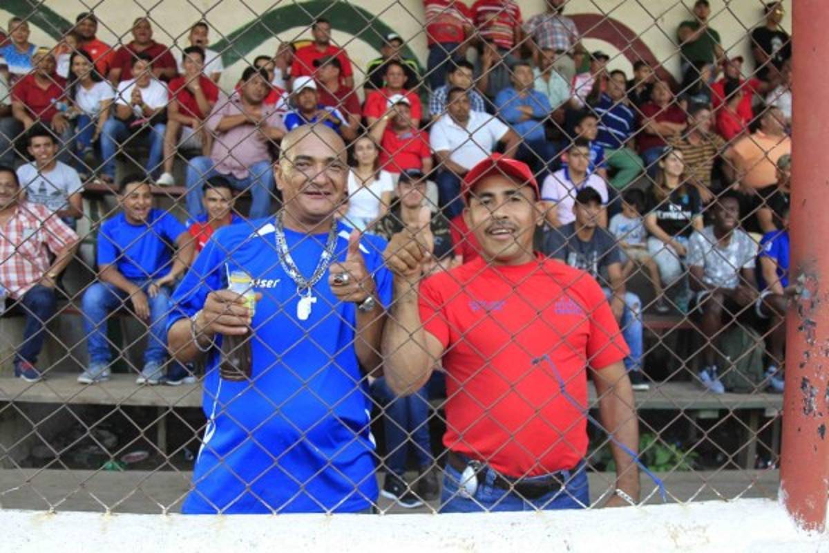 ¡AMBIENTAZO! La multitud que acompaña a los equipos en el Ascenso