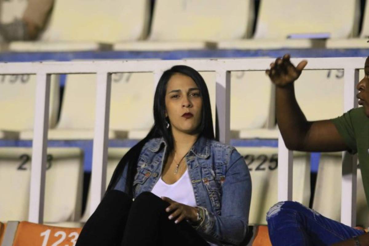 FOTOS: Las hermosas chicas que invadieron el estadio Nacional