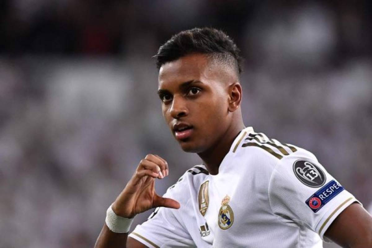 Real Madrid's Brazilian forward Rodrygo celebrates after scoring during the UEFA Champions League Group A football match between Real Madrid and Galatasaray at the Santiago Bernabeu stadium in Madrid, on November 6, 2019. (Photo by PIERRE-PHILIPPE MARCOU / AFP)