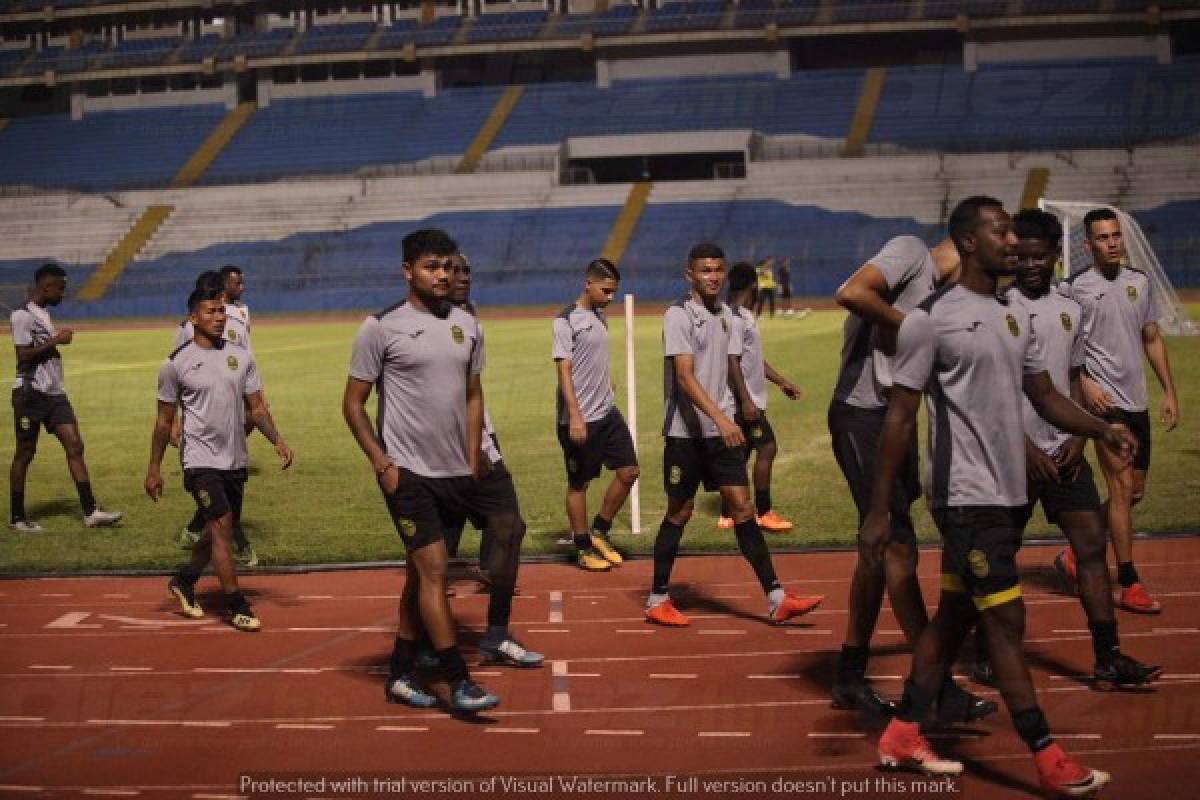 FOTOS: Real España prepara el choque contra Olimpia bajo la luna llena