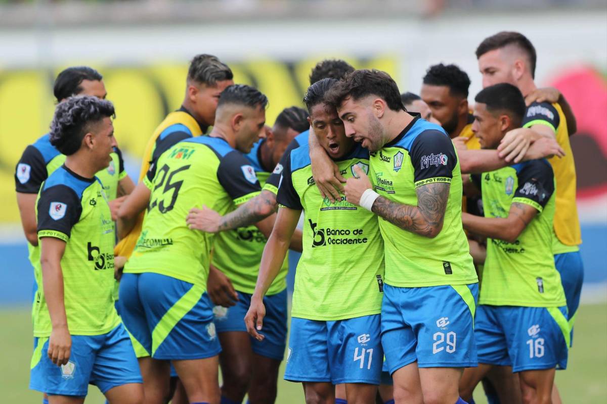 ¿Qué pasó antes del partido con los jugadores del Olancho? Los ‘pelados’ del Olimpia y lo que Auzmendi y Altamirano hacían en el gol de Omar Elvir