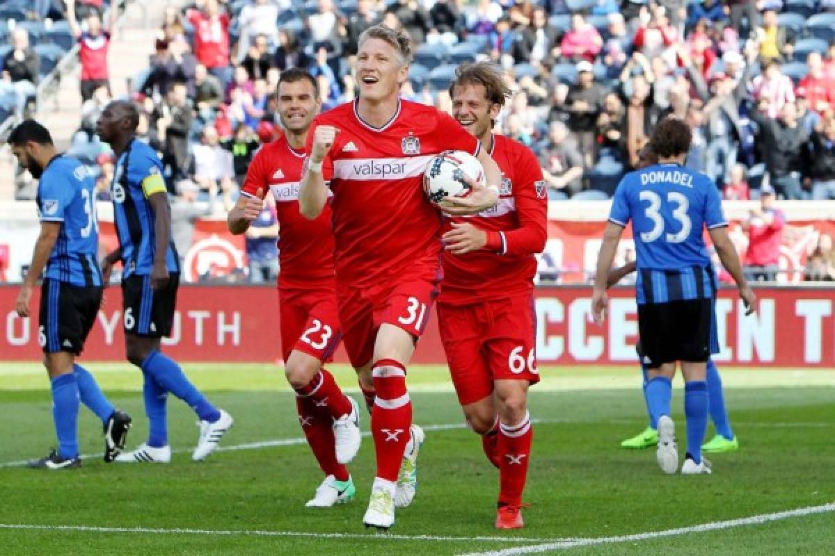 BRIDGEVIEW, IL - APRIL 01: Bastian Schweinsteiger #31 of Chicago Fire celebrates after scoring a goal in the first half against the Montreal Impact during an MLS match at Toyota Park on April 1, 2017 in Bridgeview, Illinois. Dylan Buell/Getty Images/AFP== FOR NEWSPAPERS, INTERNET, TELCOS & TELEVISION USE ONLY ==
