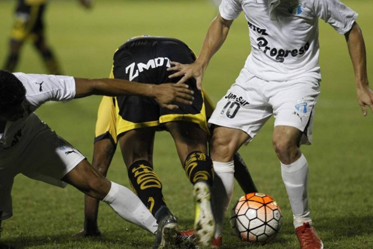 NO SE VIO POR TV: ¿Pinto viendo a Costly? Las fotos más curiosas en Honduras