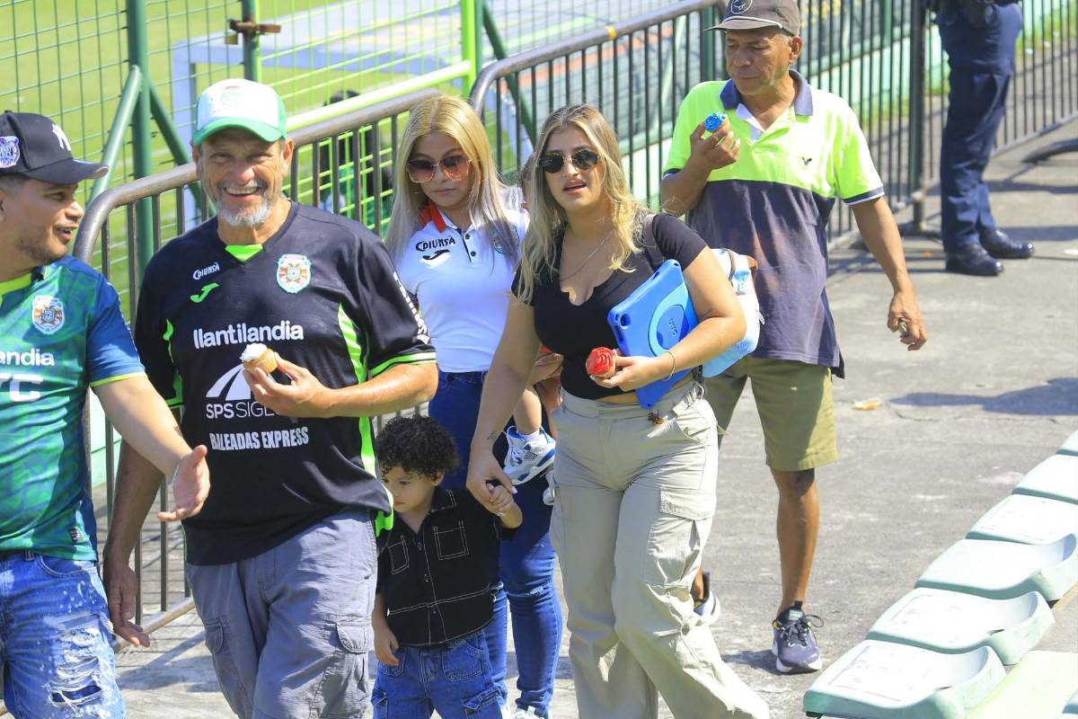 Tota Medina se encara con hincha y el árbitro, celebración a lo Cristiano Ronaldo y las chicas del Marathón que enamoraron