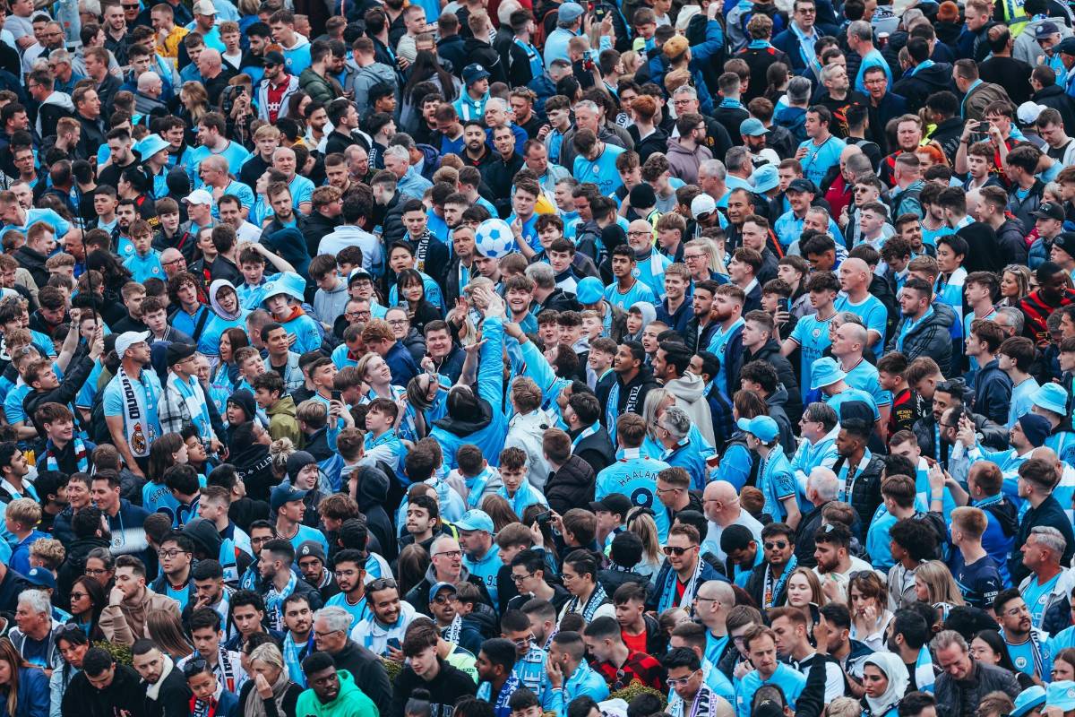 Brutal recibimiento al Manchester City y el enigmático mensaje de Vinicius antes de disputarse el pase a la final