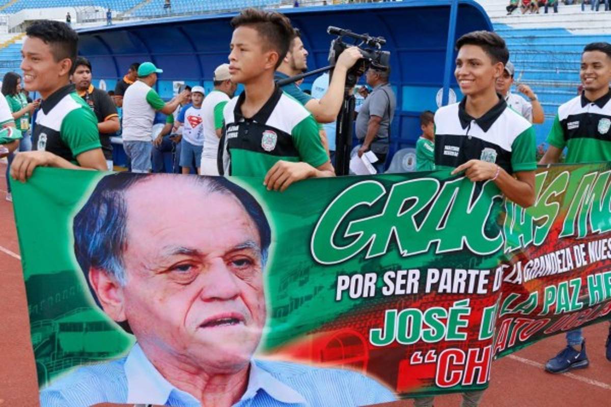 En fotos: Chelato Uclés se emociona en lindo homenaje que le realizó Marathón  