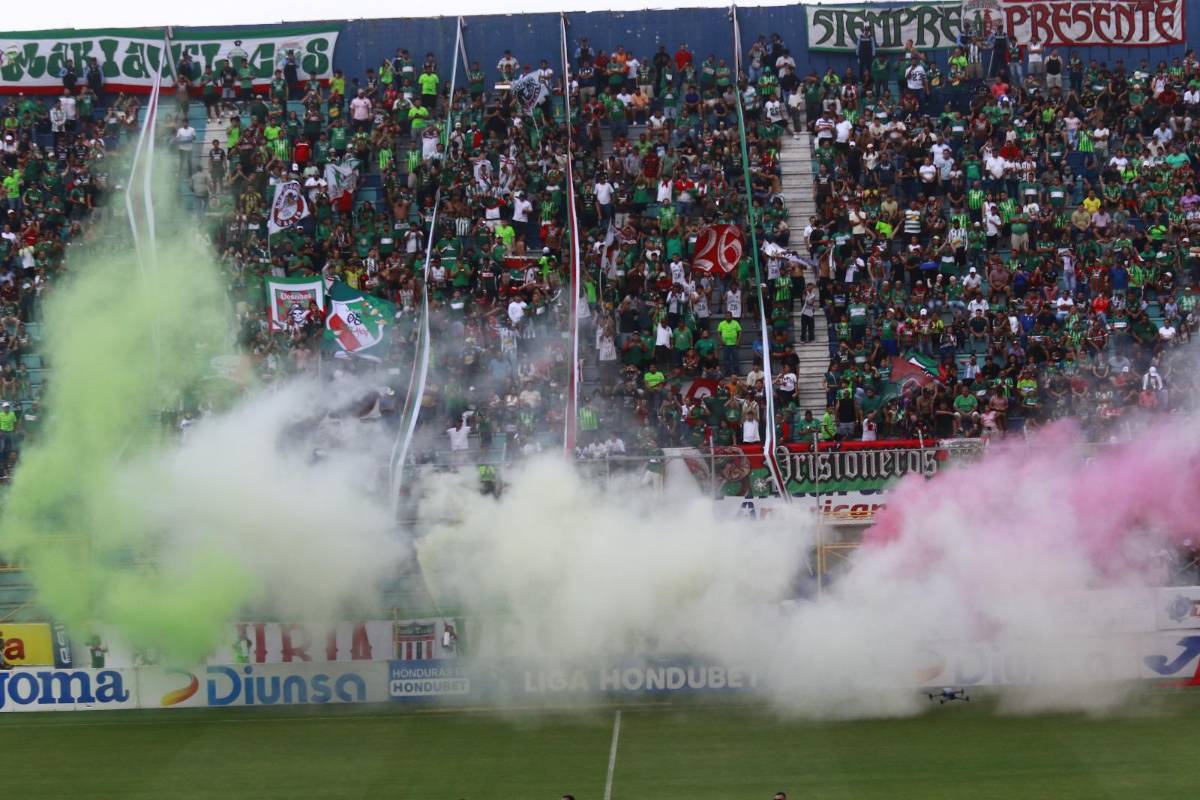 ¡No se vio! Clásico peleado, visita inesperada, belleza y glamour en el viejo Morazán