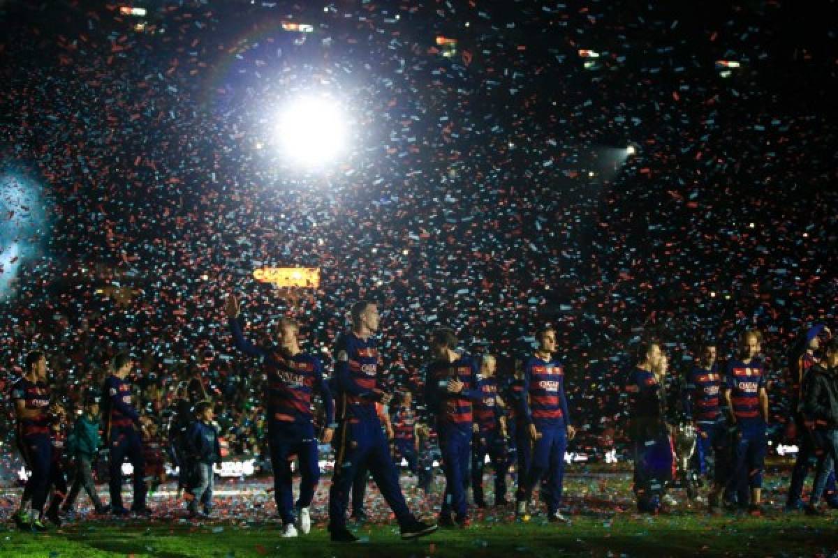 Barcelona celebró su doblete con una gran fiesta en el Camp Nou