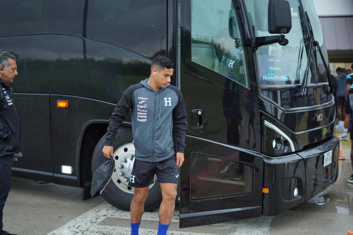 El exjugador que visitó a la Selección de Honduras e hizo una oración con Reinaldo Rueda; así fue el nuevo entreno de la “H”