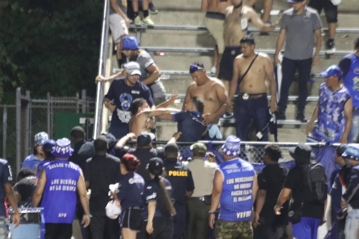 ¡Batalla campal entre aficionados del Motagua en amistoso en USA! La razón de los golpes y la policía intervino