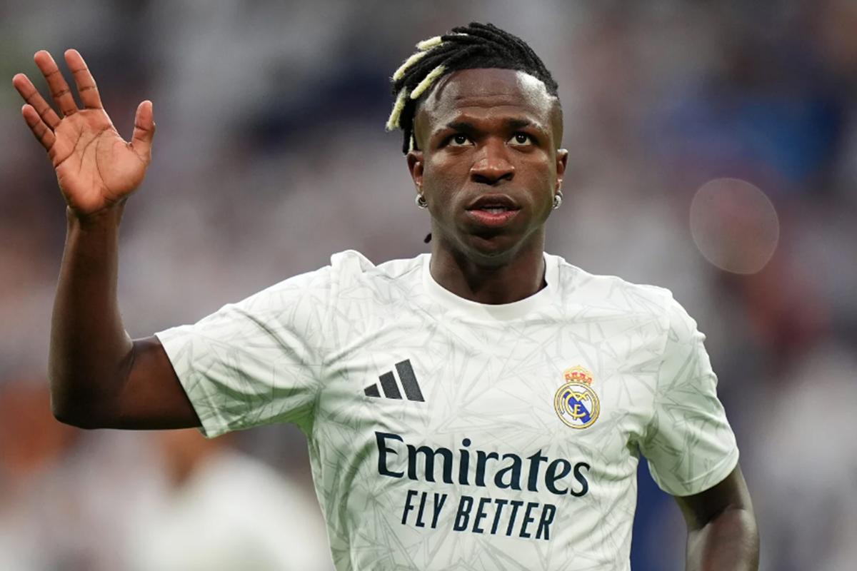 Tiemblan en Real Madrid: ¡quieren fichar a Vinicius y le ofrecen un contrato de mil millones de euros!