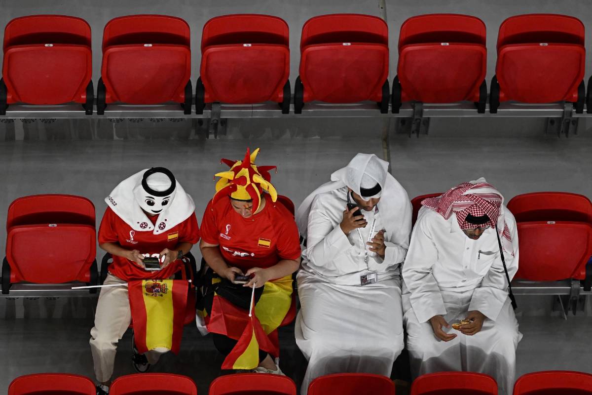 El reconocido DT que llegó a apoyar a Costa Rica, la charla Luis Enrique-Suárez y ¿quién era la preciosa tica en las gradas?