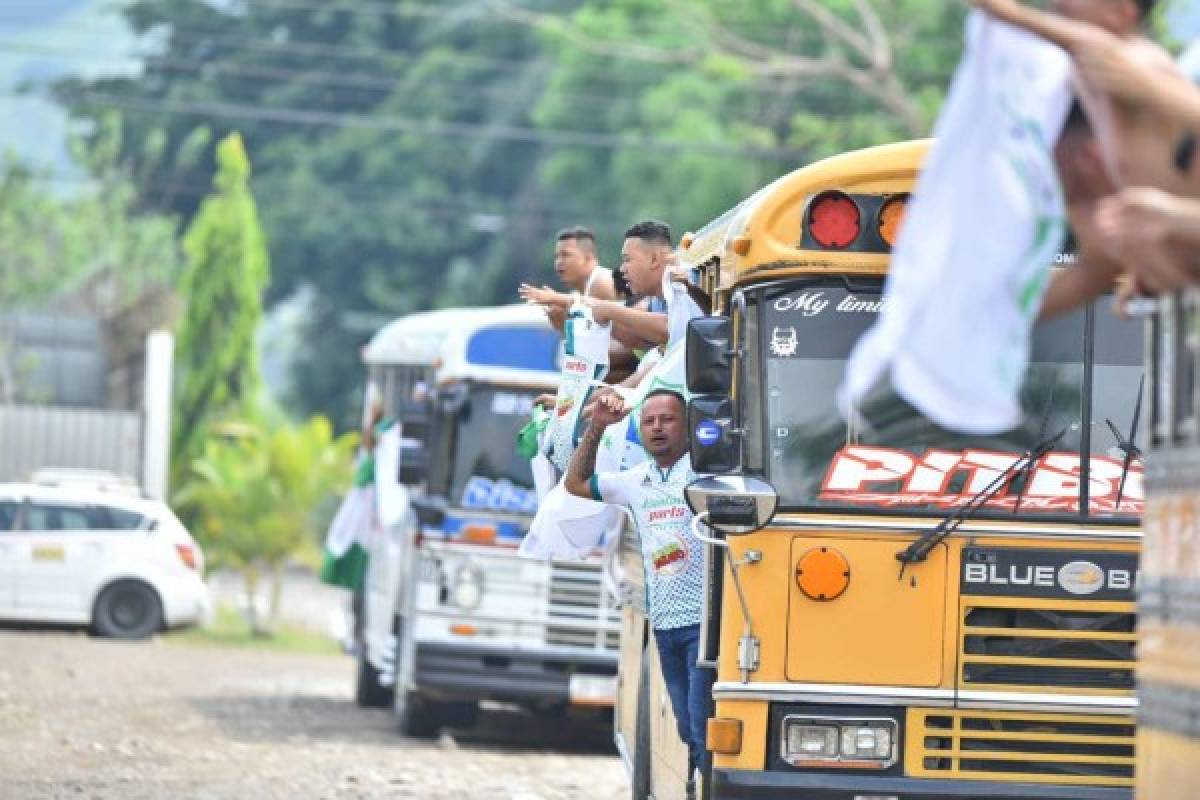 ¡Invasión porteña! Aficionados del Platense se toman el estadio de Tocoa