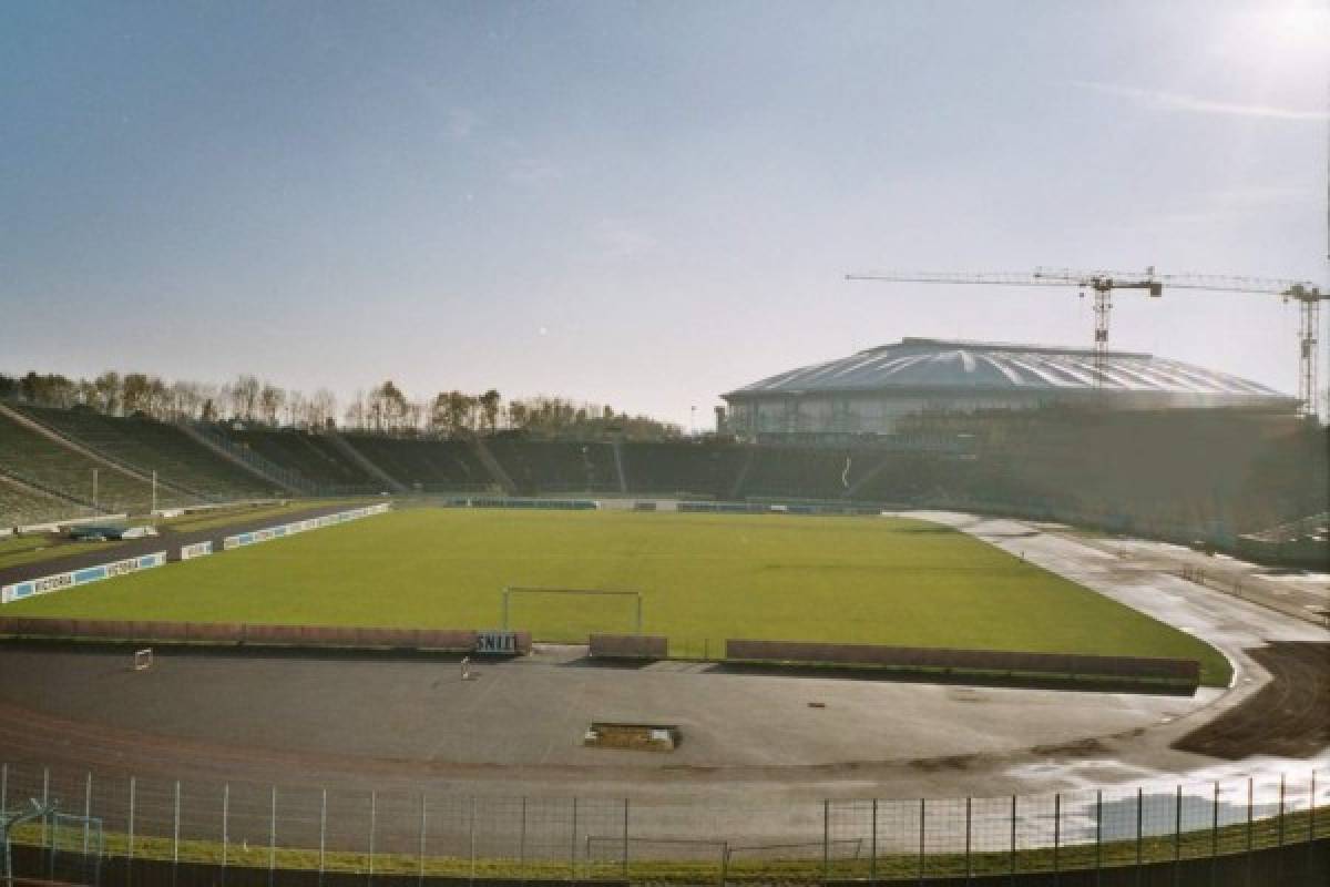 Estadios mundialistas que han sido demolidos y otros están abandonados; dos de Sudáfrica y uno en Brasil