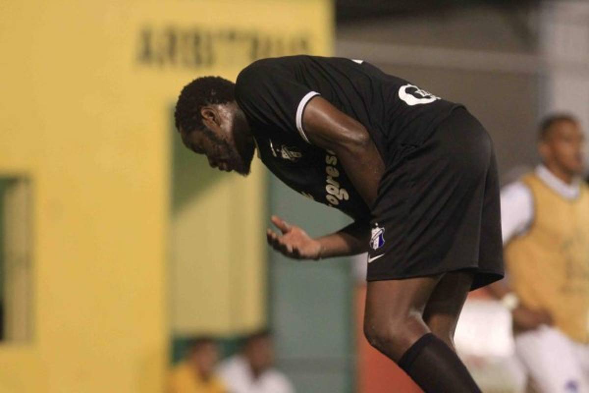 ¡NO SE VIO EN TV! Llenazo, portones cerrados y la eurofia de los progreseños