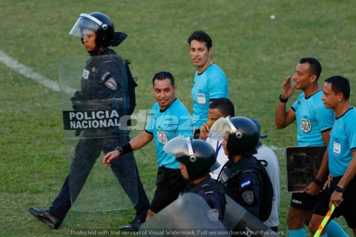 FOTOS: ¡Patadas, empujones, codazos y peleas que dejó el clásico sampedrano!