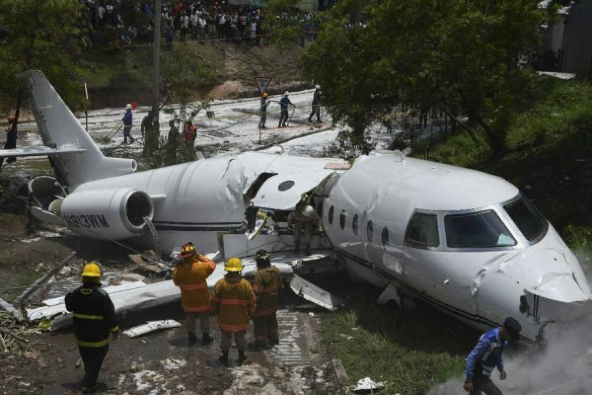 Las otras imágenes que no has visto del avión que se salió de la pista en el aeropuerto Toncontín