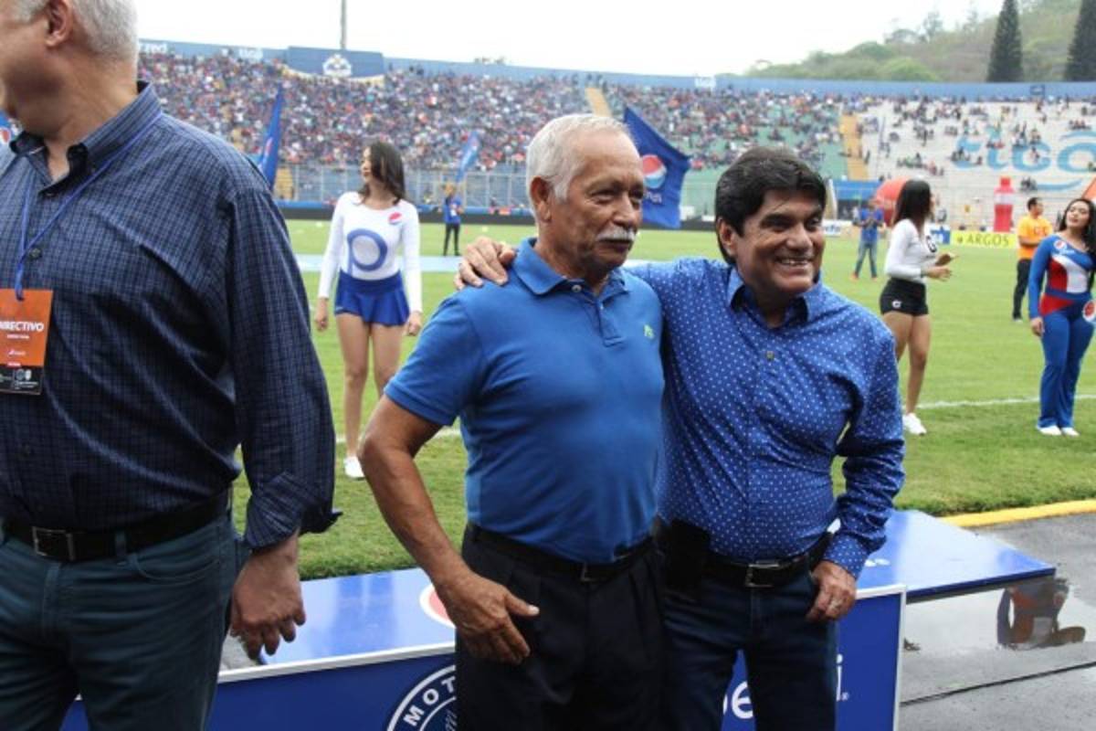 ¡NO SE VIO EN TV! Polémica, fiesta de los niños y homenajes en Motagua