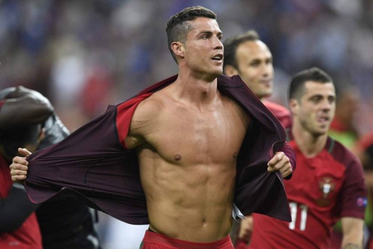 Así celebró Cristiano Ronaldo su primer título con la selección de Portugal al ganar la Eurocopa