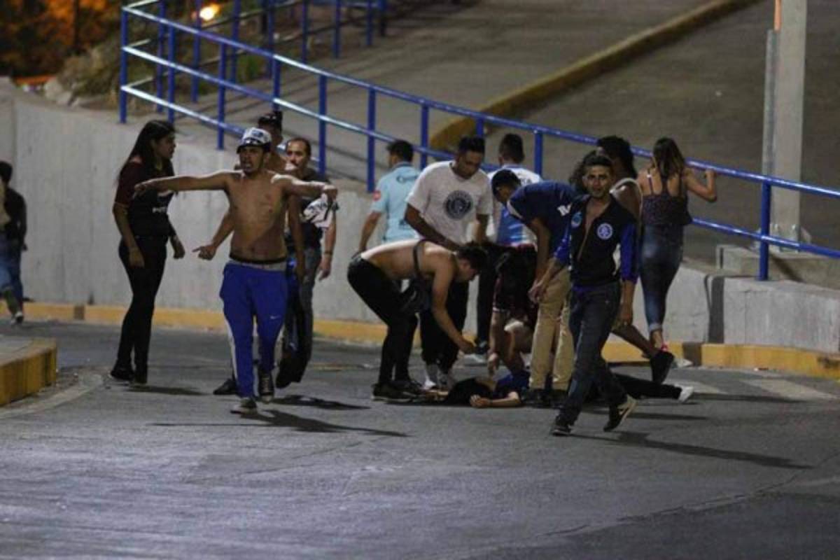 Las otras fotos que no viste del Motagua-Olimpia que terminó en caos