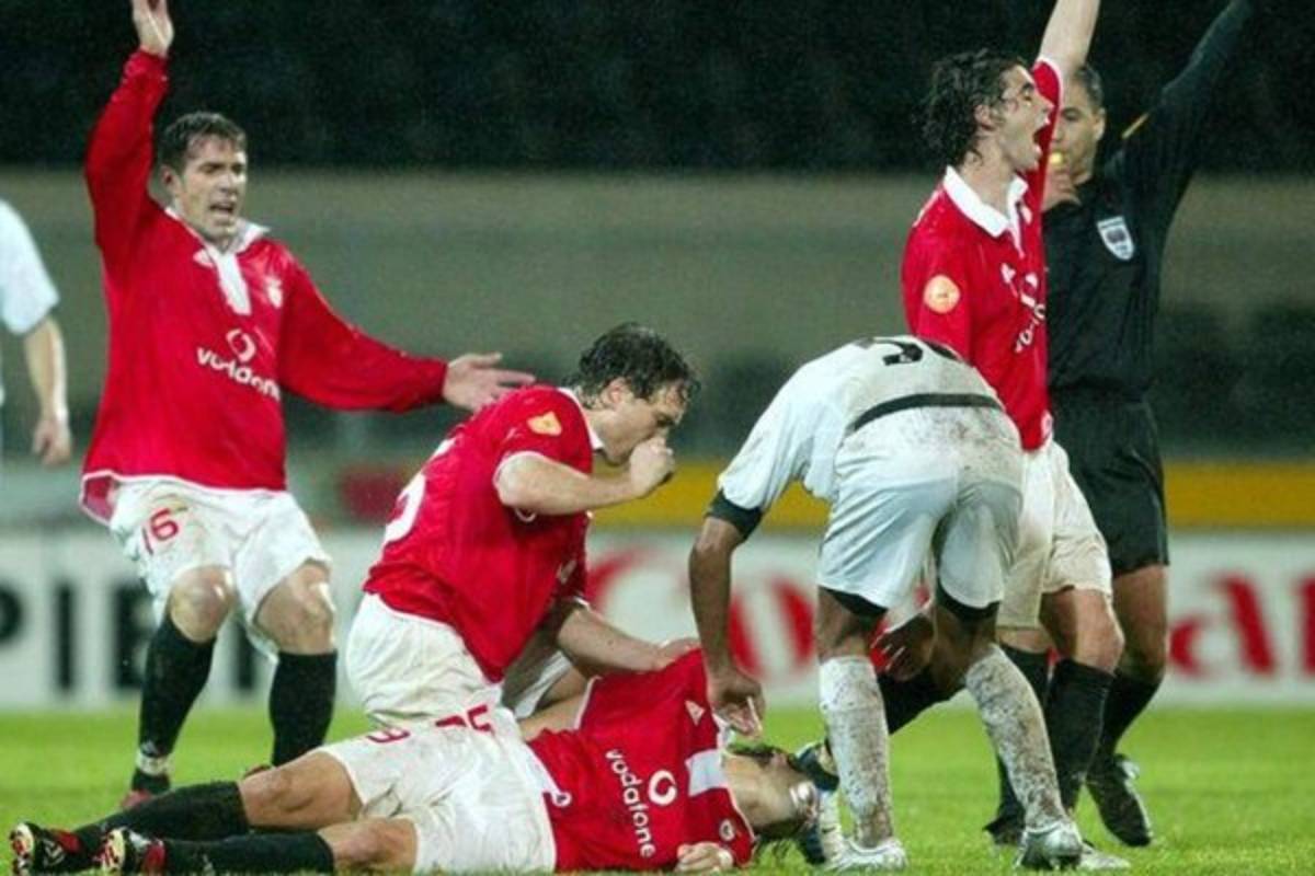 Un hondureño y el que estuvo 'muerto' por 78 minutos: futbolistas que se han desplomado en pleno campo