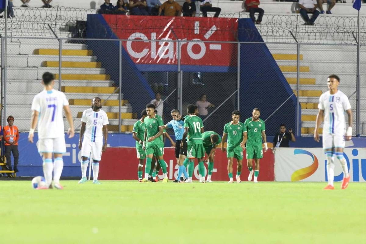 Lágrimas de Dereck, tristeza de Keyrol y leyenda vio a Honduras caer ante Surinam