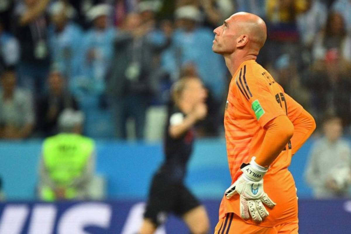 Argentina's goalkeeper Willy reacts after Croatia scored their opener during the Russia 2018 World Cup Group D football match between Argentina and Croatia at the Nizhny Novgorod Stadium in Nizhny Novgorod on June 21, 2018. / AFP PHOTO / Johannes EISELE / RESTRICTED TO EDITORIAL USE - NO MOBILE PUSH ALERTS/DOWNLOADS