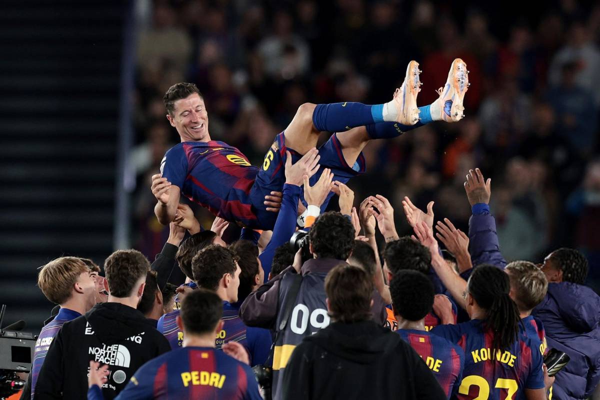 Lewandowski dice adiós al Camp Nou y llora con su mujer: su emotiva despedida