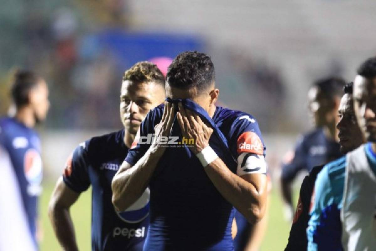 No viste en TV: Rostros tristes en Motagua, mensaje oculto de Ángel Tejeda y patadita a Edwin Solano