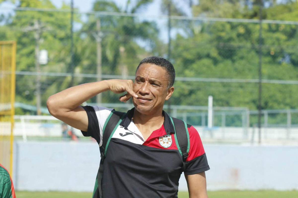 Platense luce el tifo más hermoso de la historia, el que llegó en moto y las mujeres que enamoran en Puerto Cortés