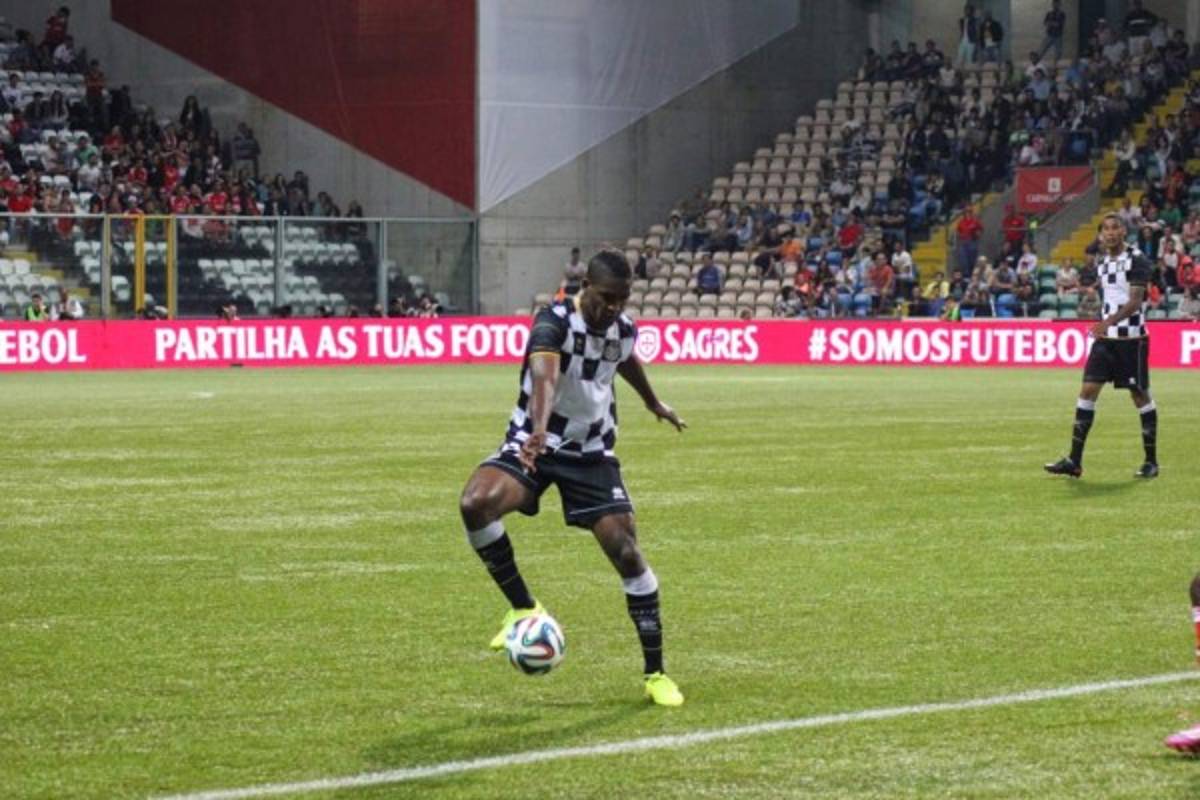 Brayan Beckeles participa en la derrota del Boavista