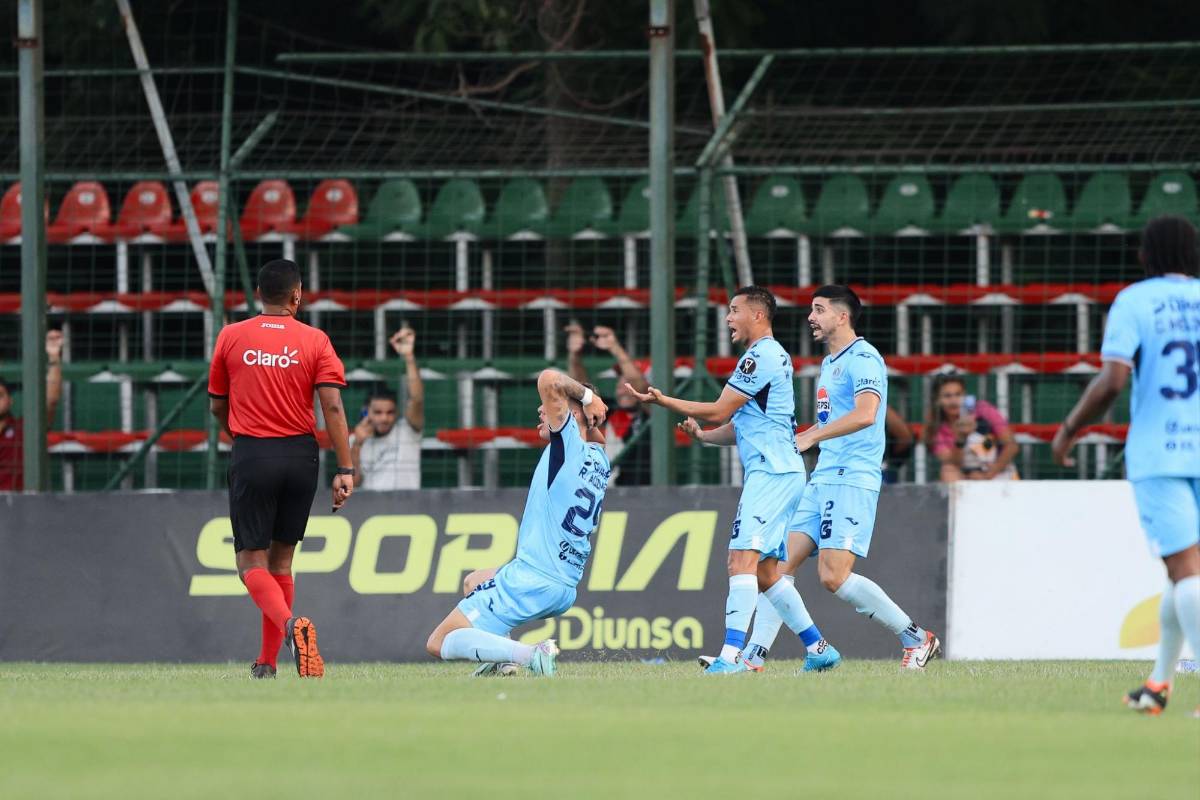 No se vio en el Marathón vs Motagua: locura por Alexy Vega, euforia de la Tota, fuertes reclamos a árbitros y Diego Vázquez no fue a la conferencia