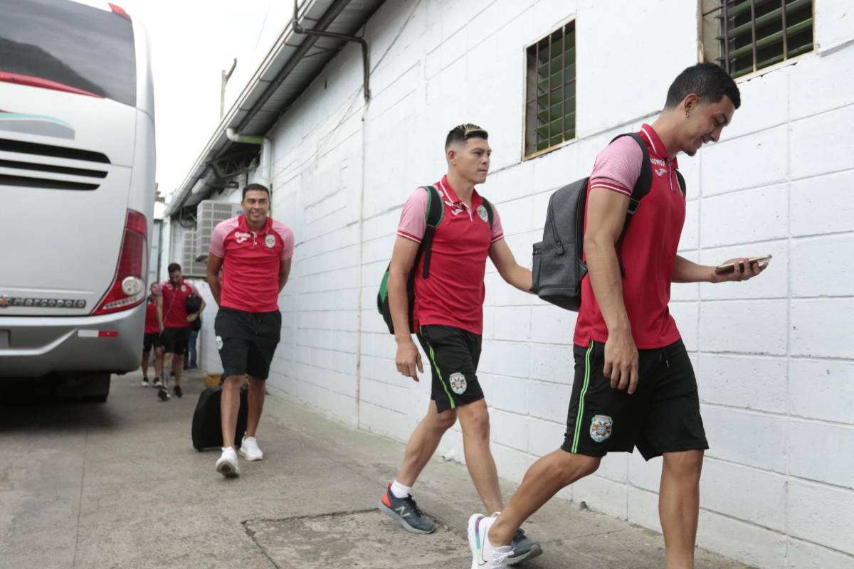 Sus nuevos compañeros lo molestaban y mostró su técnica: Así son las primeras postales de Francisco Martínez en Liga Nacional